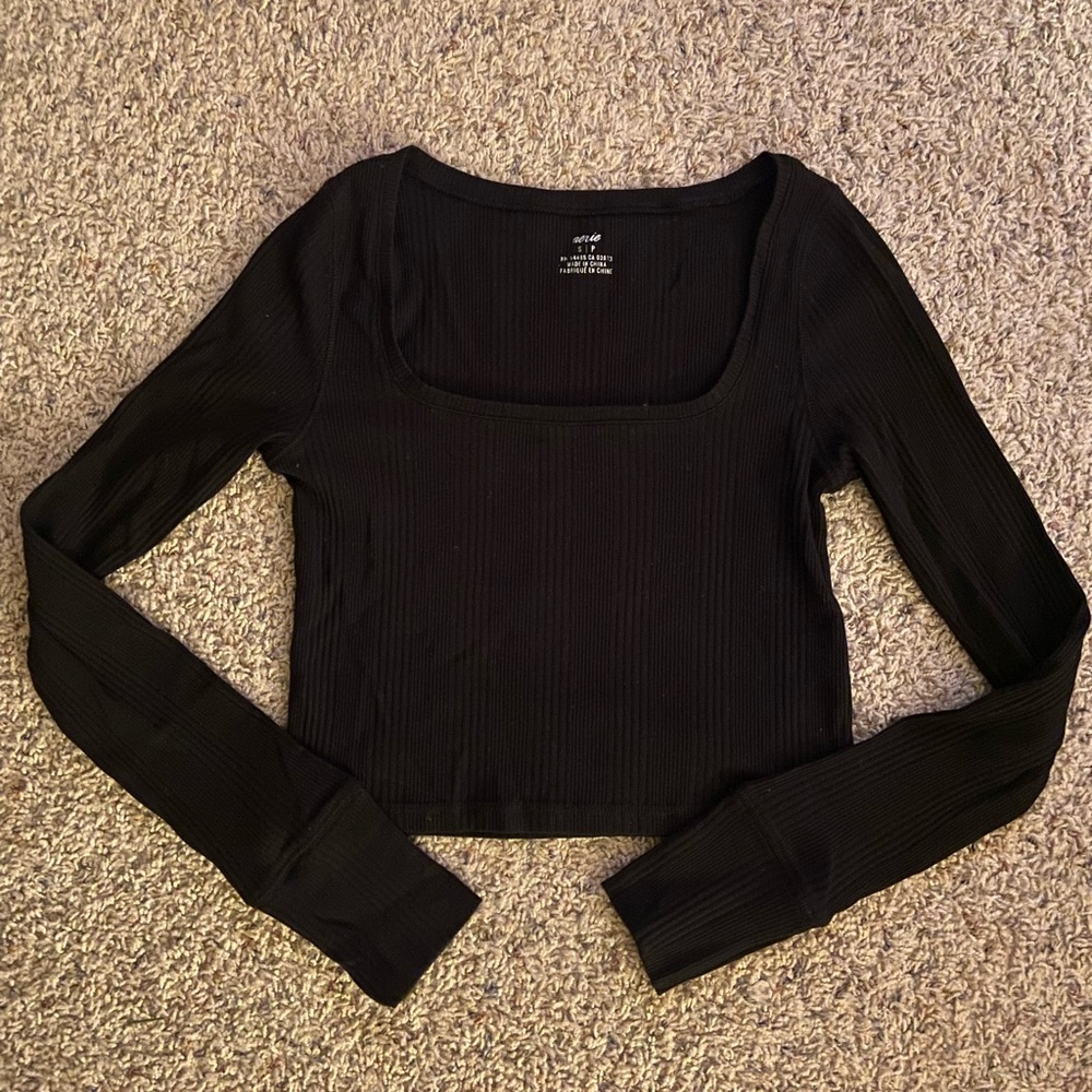 American Eagle Black Cropped Top Long Sleeve